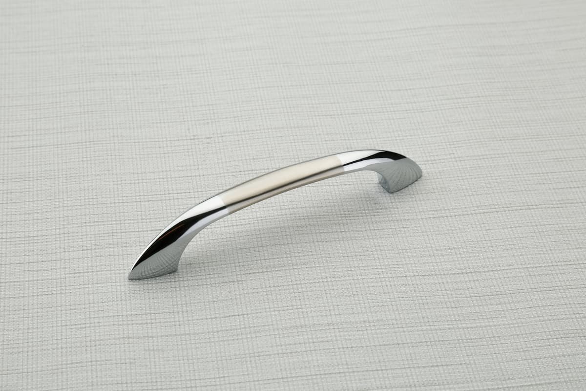 Cabinet handles in black, rose gold and chrome